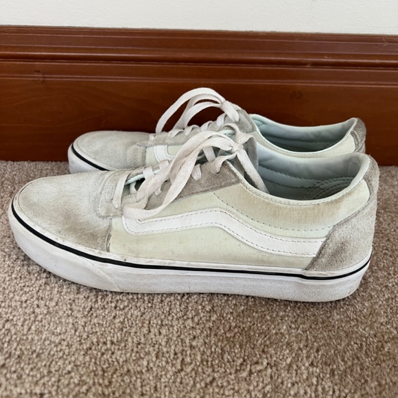 Vans - Picture 4 of 5